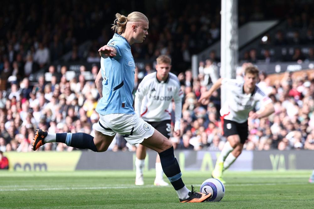 英媒：曼联追罗马后卫切利克，曼城、利物浦、阿森纳也在关注